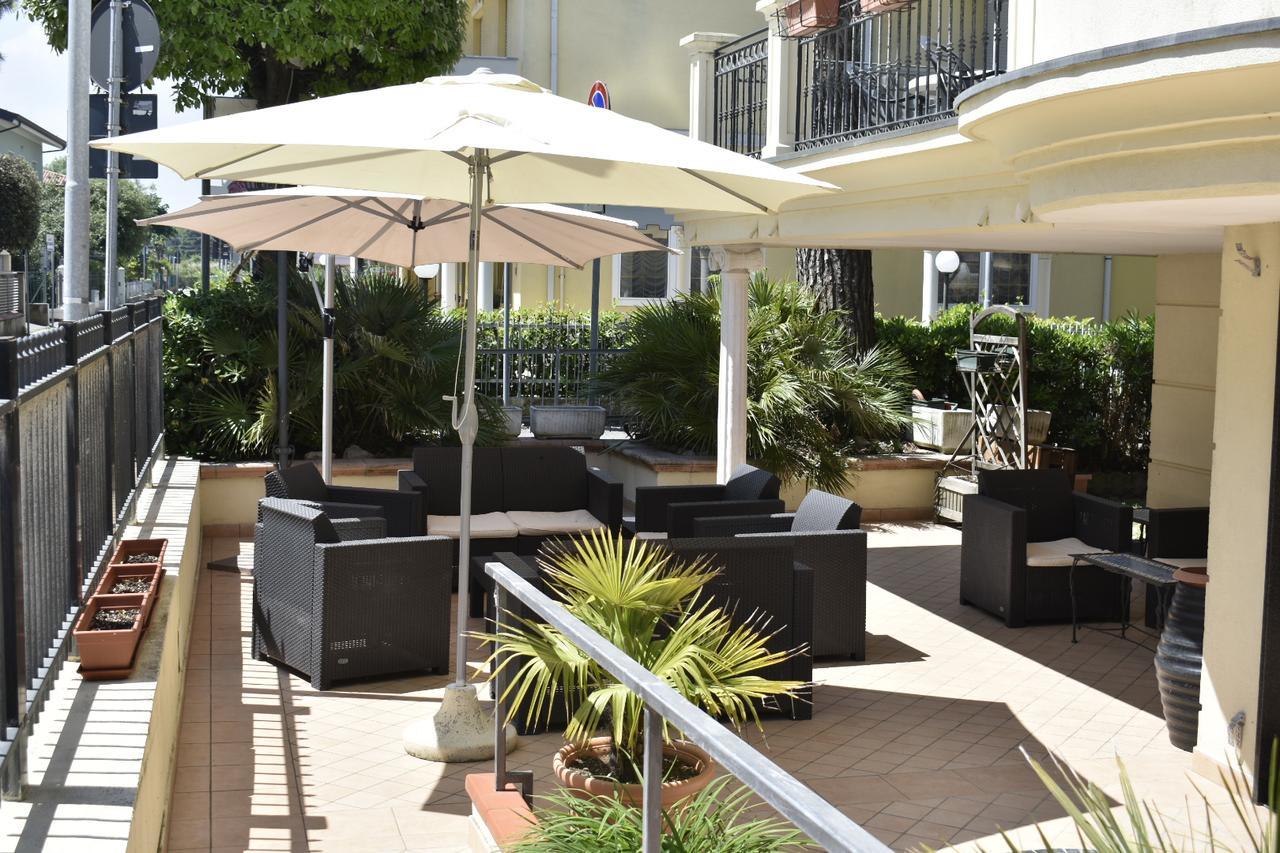 Hotel Perla Verde Ρίμινι Εξωτερικό φωτογραφία