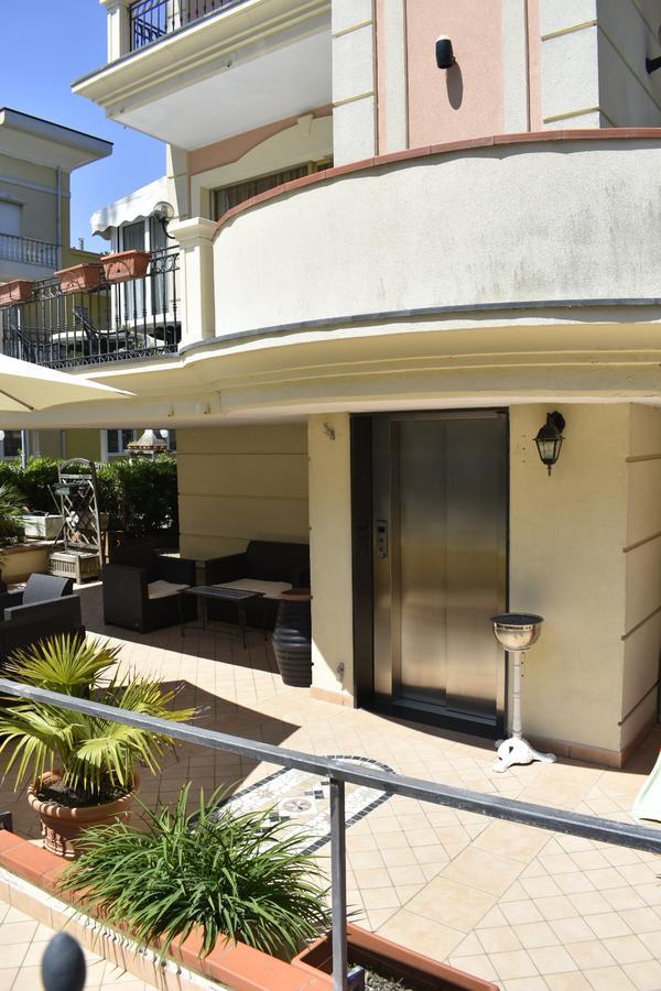 Hotel Perla Verde Ρίμινι Εξωτερικό φωτογραφία